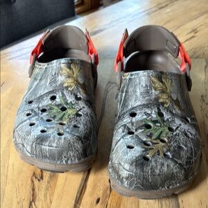 CROCS Green and Brown Slip-On Loafers with Comfort Fit